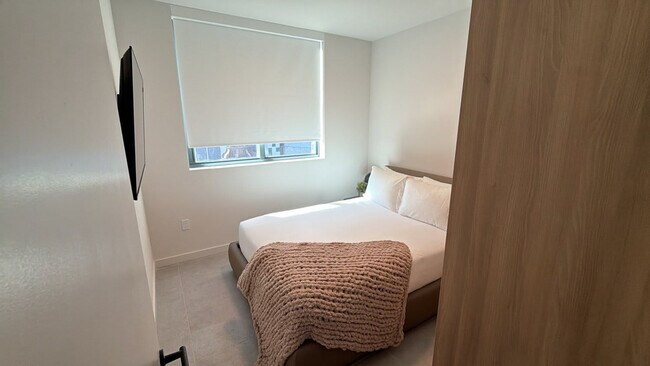 Photo - 121 NE 5th St Unit SI FL32-ID1502196P