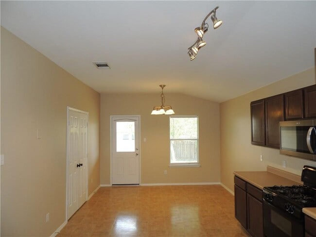 Photo - 315 Feathergrass Dr