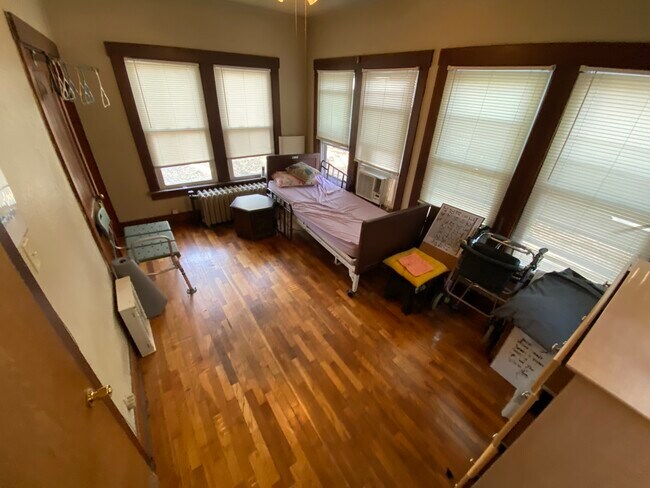 Photo - 1630 Humboldt St