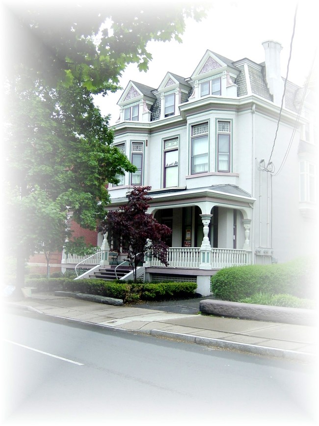 Classically beautiful. - 224 S Franklin St Apartments