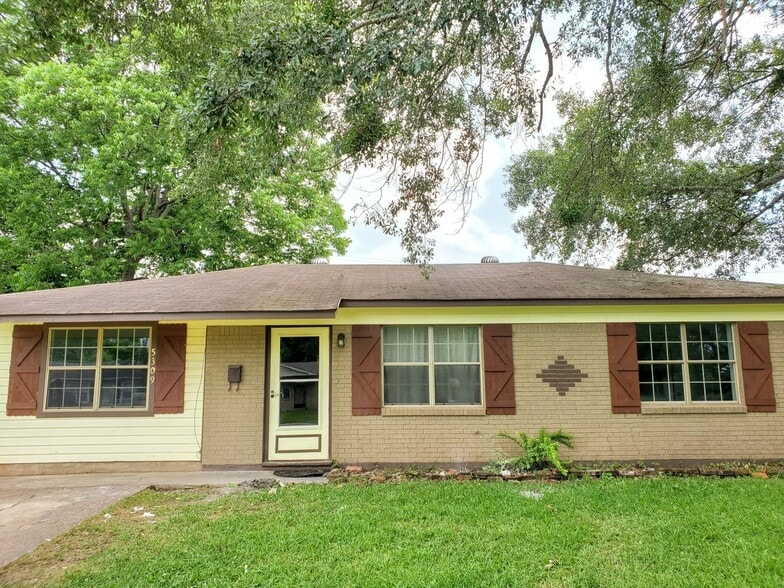 5309 Daffodil Ave