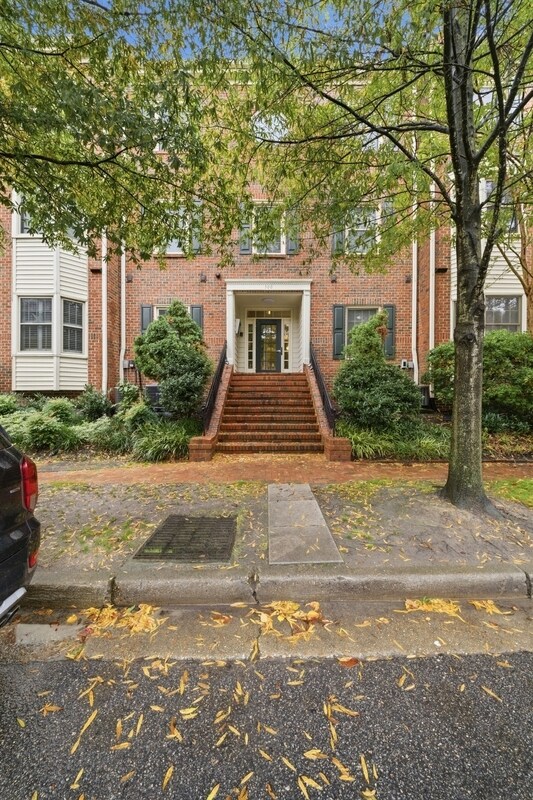 Photo - 300 Yarmouth St Unidad 3210