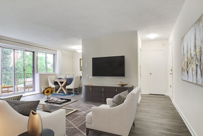 Photo - 53 McMurchy Avenue North