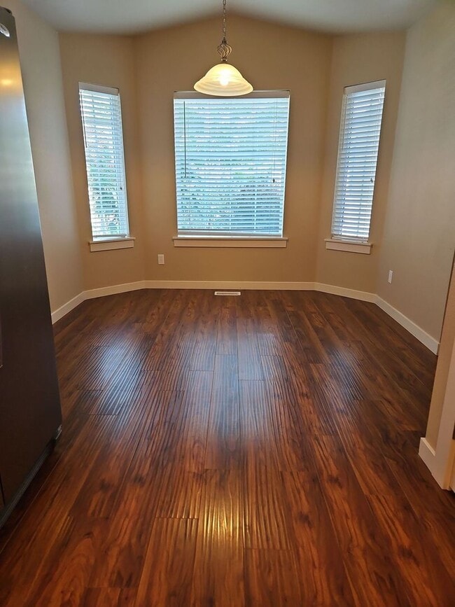 Photo - Beautiful 3 bedroom 2 bath home with a great location.
