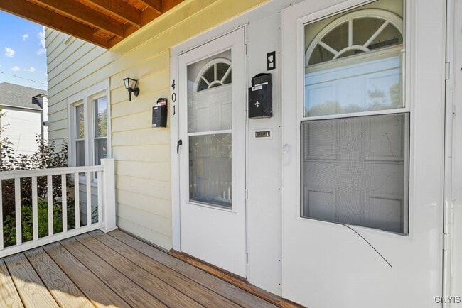 Photo - 401 Valley Dr