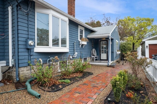 Photo - 13 Roosevelt Ave