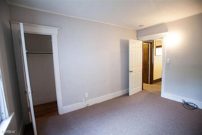 Photo - 910 Dewey Ave