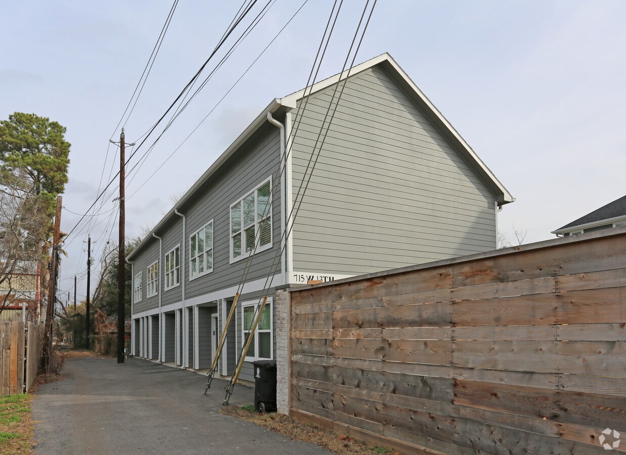 Photo - 715 W 13th St Apartments