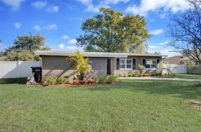 Photo - 5205 Chenault Ave