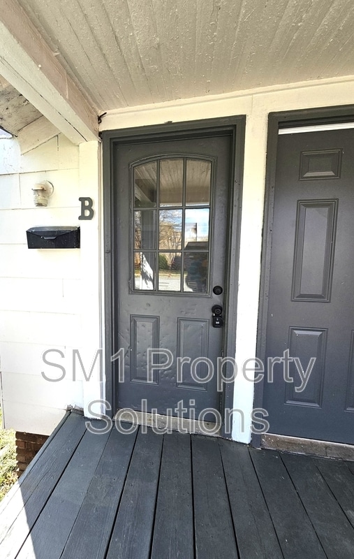 Building Photo - 702 Silver Ave