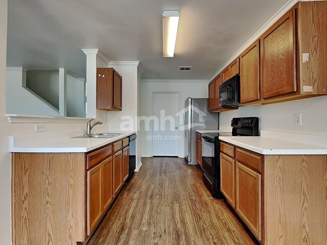 Photo - 2804 Lake Vista Dr