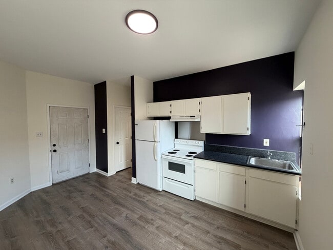 Photo - 444 Bridge St Unit d