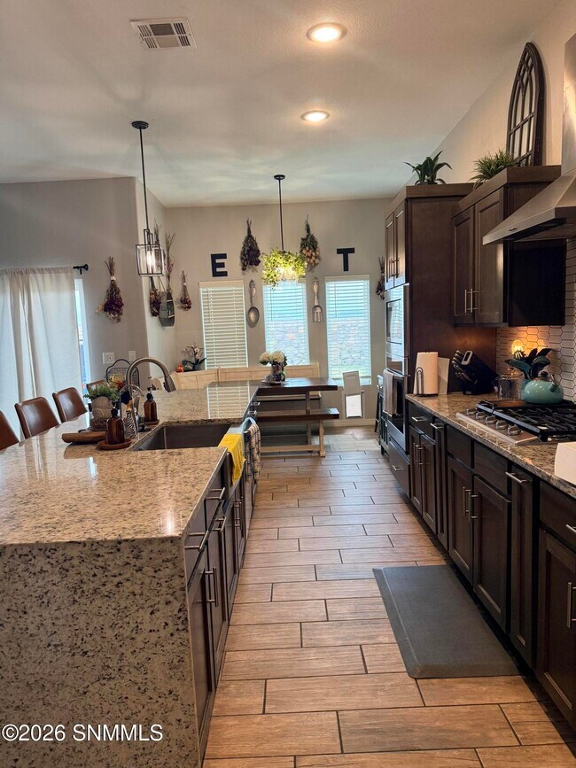 Photo - 548 La Entrada Cir