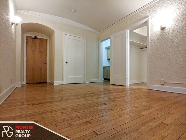 Photo - 556 W Arlington Pl