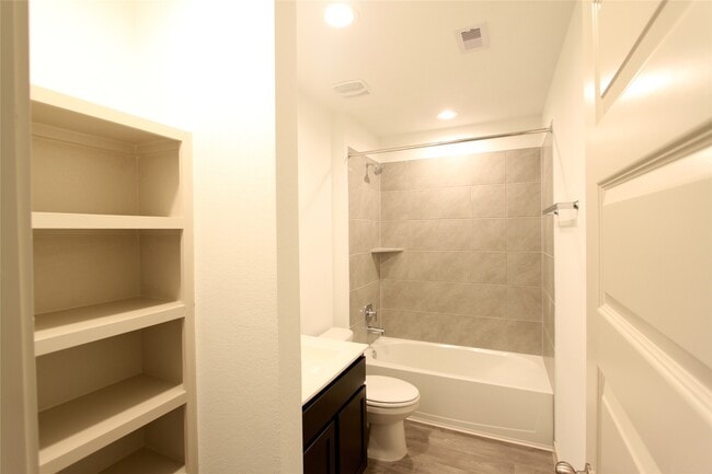 Photo - 8215 Brahman Ln