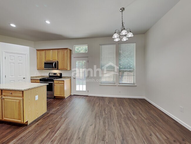 2313 Highland Crossing Dr