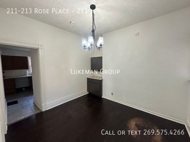 Photo - 211-213 Rose Place-211 Unit 211