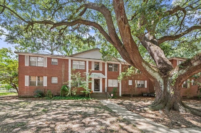 Building Photo - Great location in the Heart of Mid City!