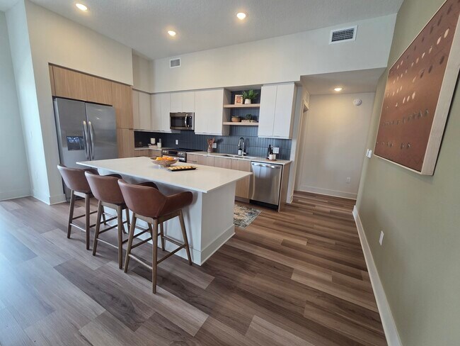 Photo - 2720 SW 69th Ave Unit B2720