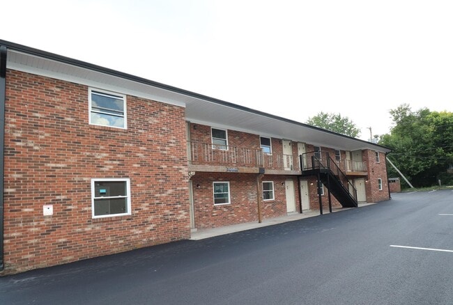 Building Photo - 203 S 1st St Unit 1B Rental