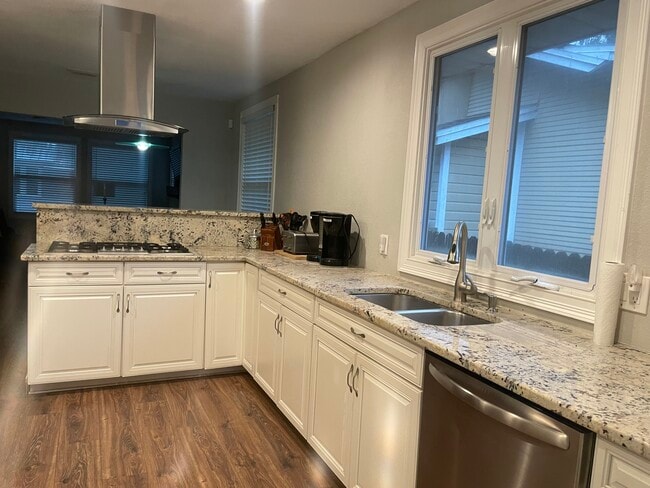 Photo - 205 W 26th Ave