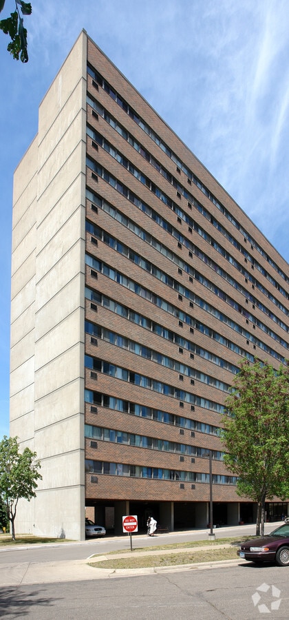 Photo - Seal Hi-Rise