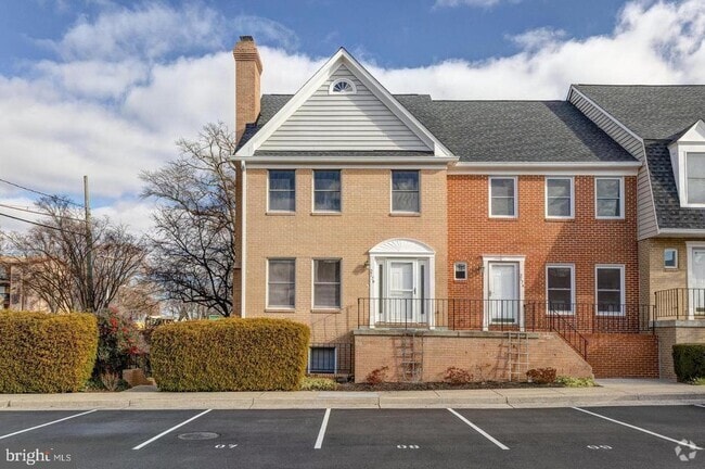 Building Photo - 217 Locust St SE Rental