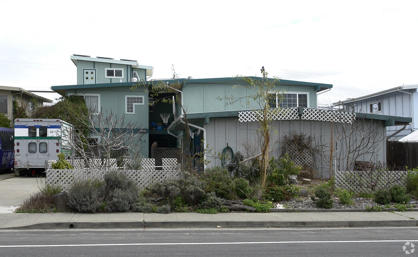 Photo - 3329 Los Prados St