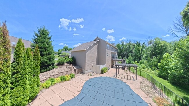 Photo - 308 Windsor Forrest Rd