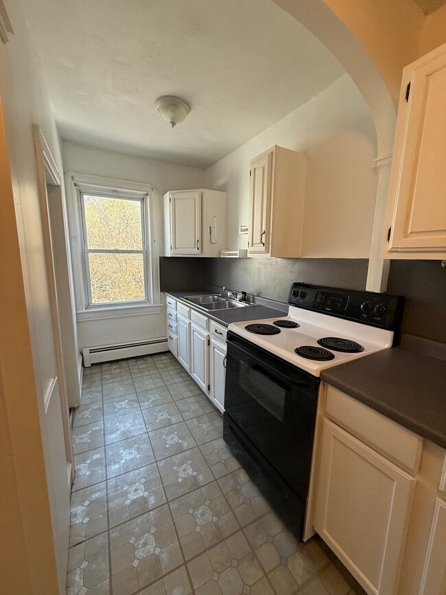 Photo - 3853 N Main St Unit 2