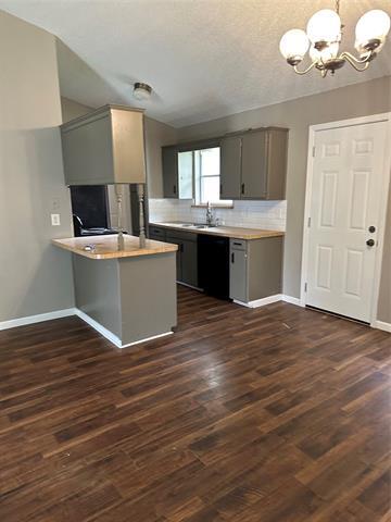 Photo - 1133 Woodrow Dr