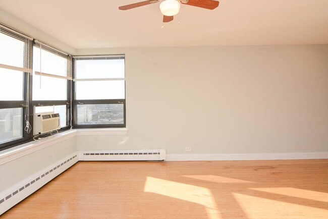 Photo - 428 W Wellington Ave Unidad D13