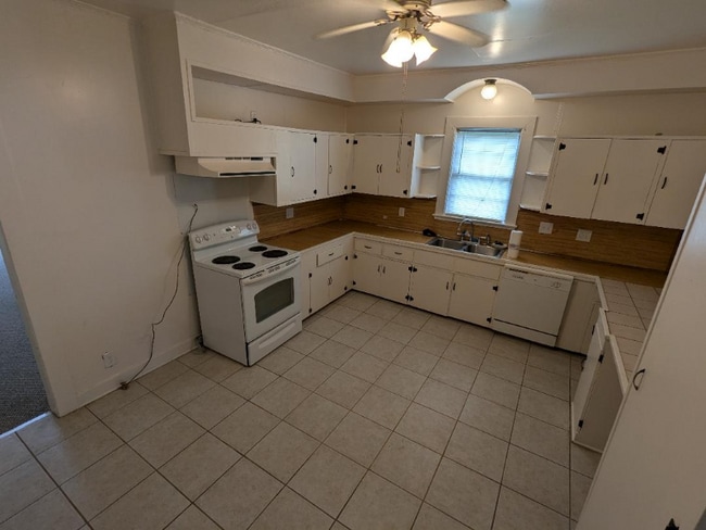 Photo - 724 N Eastern Ave