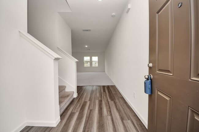 Photo - 18740 Lucas Michael Wy