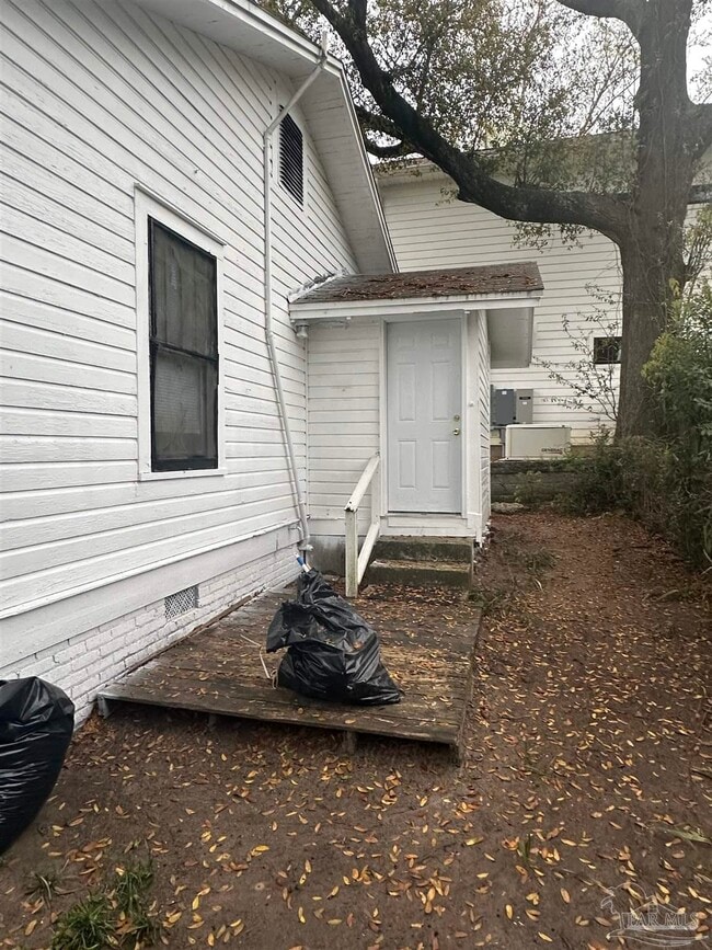 Photo - 14 E Strong St