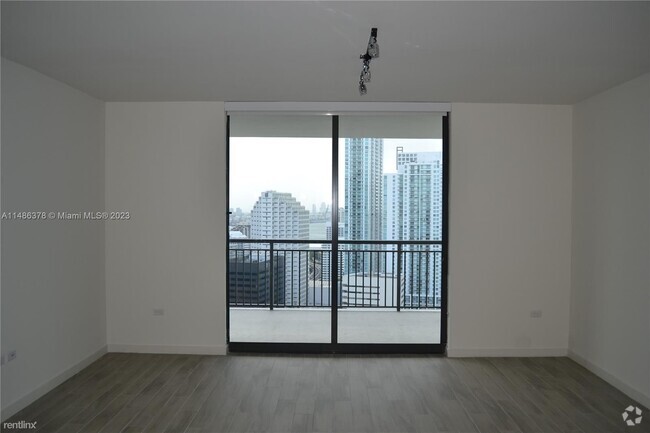 Building Photo - 3 br, 2 bath Condo - 999 SW 1st Ave Apt 2517 Unit Apt 2517