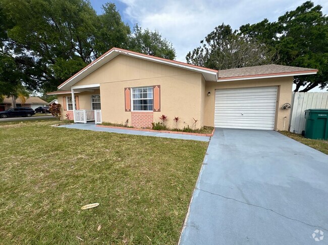 Building Photo - 2147 Sandalwood Dr Rental