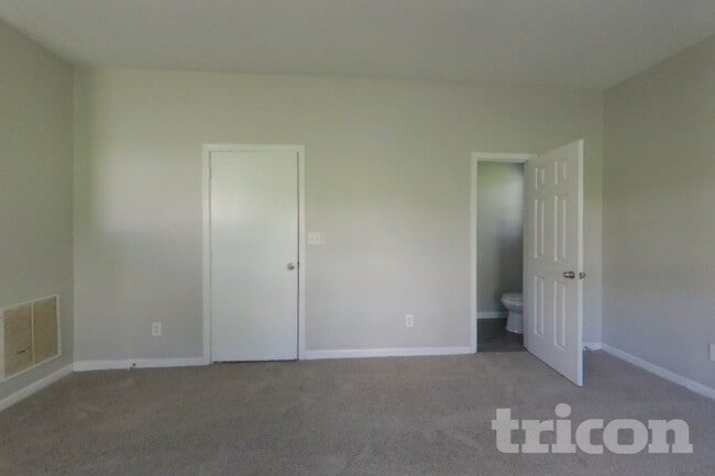 216 Ernestine Way