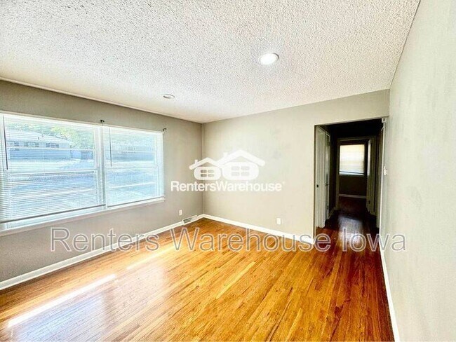 Photo - 2731 Bennett Ave