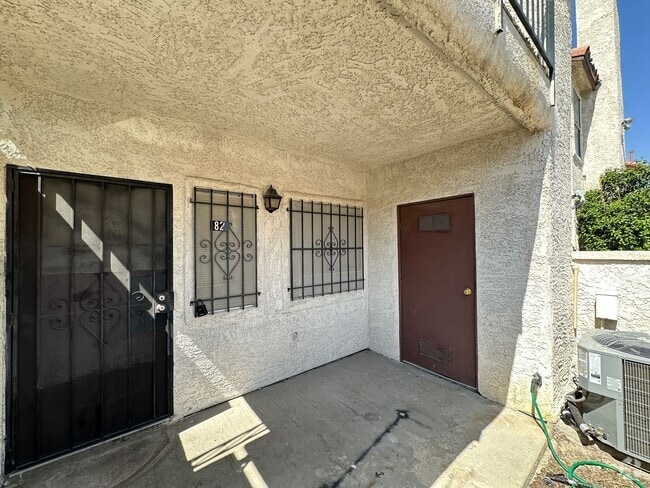 Building Photo - SILVERADO VILLAS Unit 82 Rental