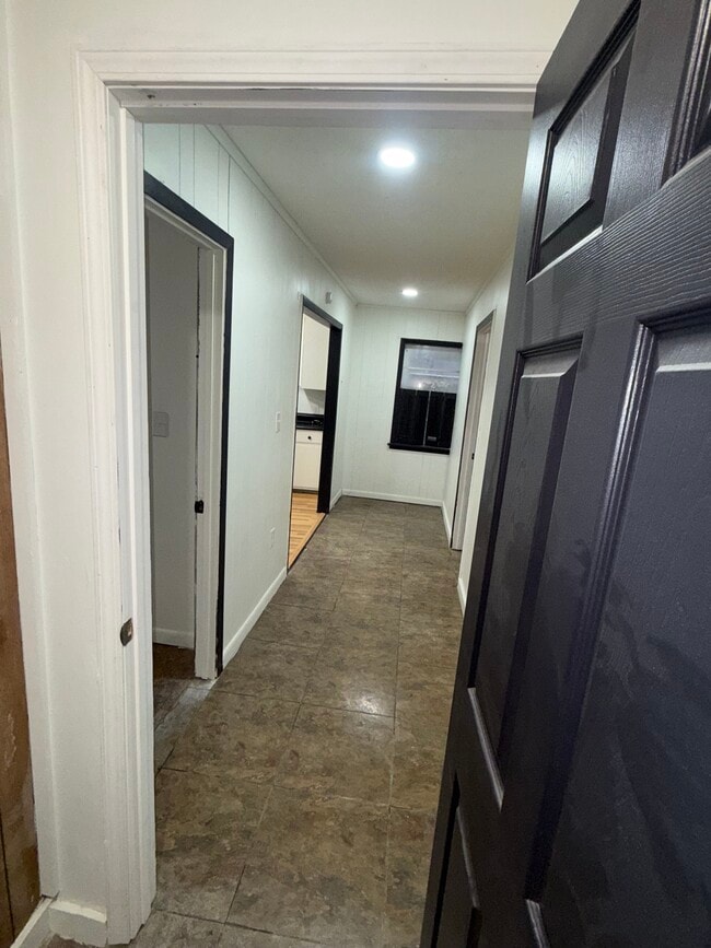 Photo - 1476 Marilyn Ave