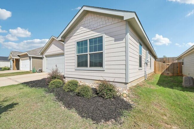 Photo - 413 Trinity Trl