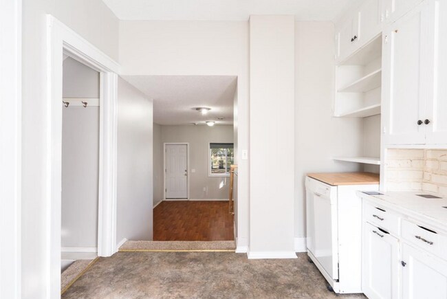 Photo - Spacious 4-Bedroom, 2-Bath Home in Northea...