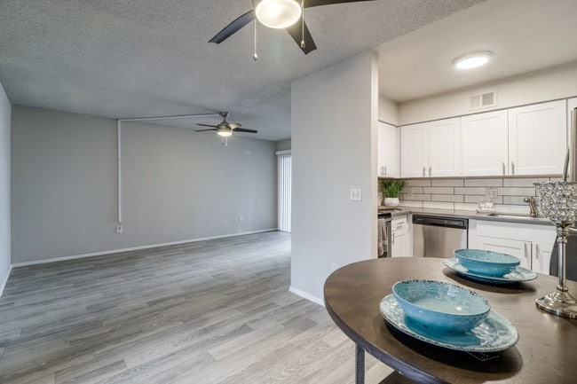 1HAB, 1BA - 635 ft² renovados