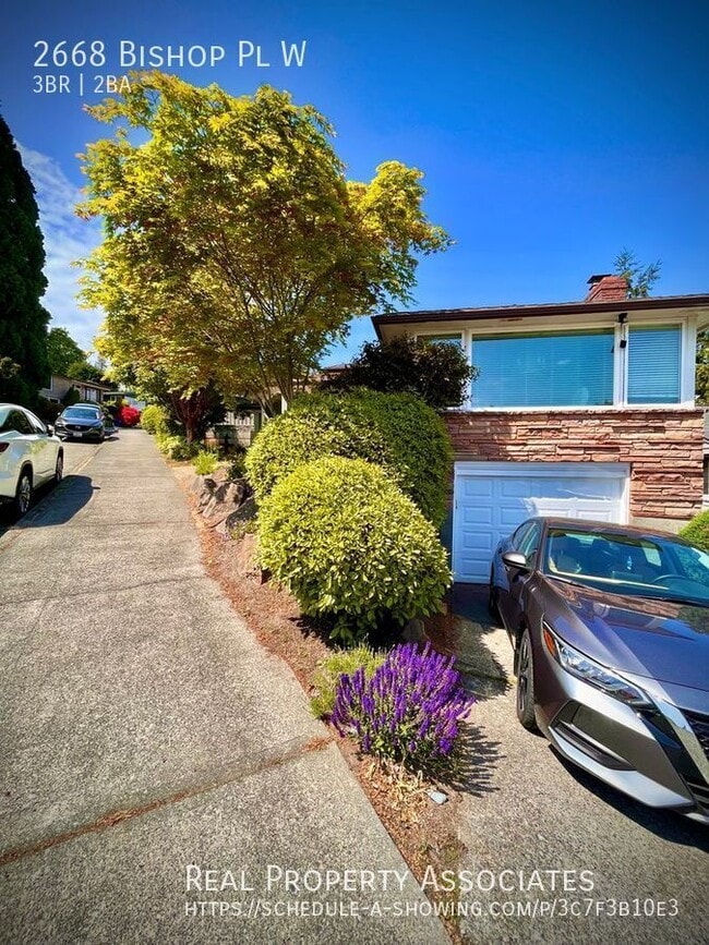 Photo - 2668 Bishop Pl W