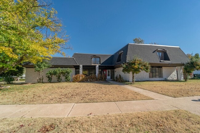 Building Photo - Opportunity Knocking with this HUGE home a...