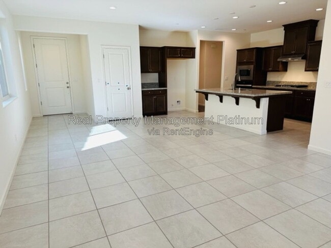 Photo - 1477 Las Rosas Ave