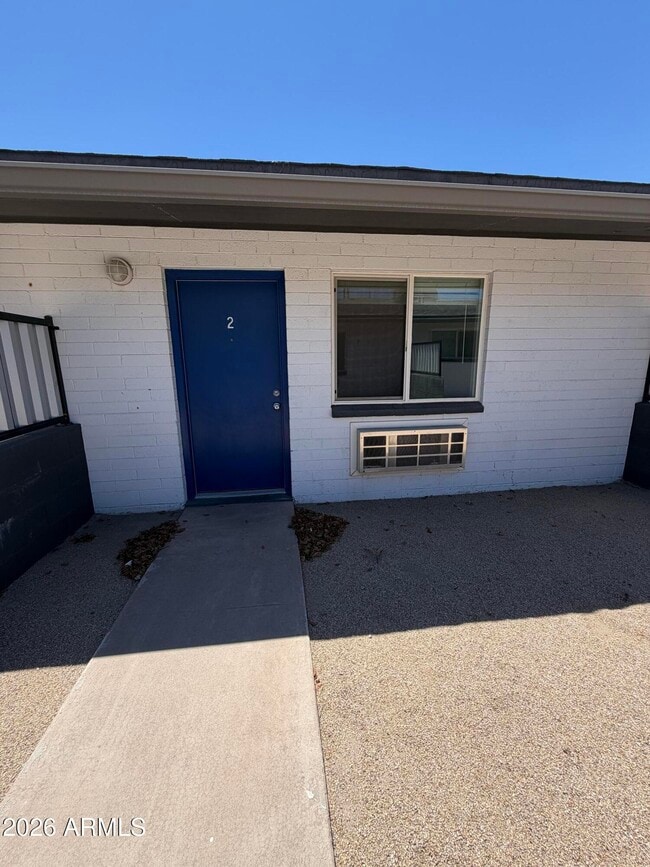 Building Photo - 1234 W 4th St Unit Apt 2