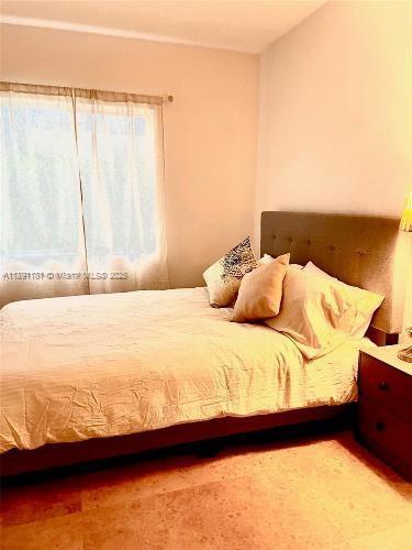 Photo - 717 NE 16th Ave Unit A