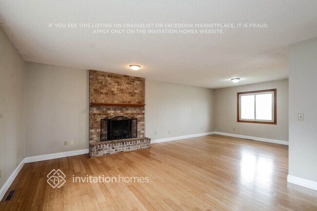 Photo - 7897 Kingsview Ln N